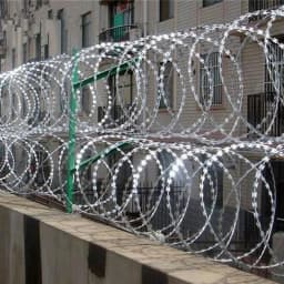 20m Blade Barbed Wire Stainless Steel Anti-theft Welding Blade Barbed Wire Wall Anti Climbing Isolation Protective Net
