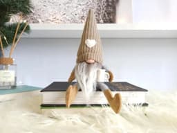 Knitted Faceless Doll Hanging Legs Hand-ground Coffee Christmas Day Decorations Home Daily Decoration Desktop Christmas Ornament