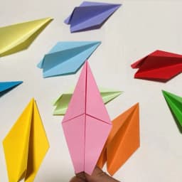 100Pcs 5.9" Premade Rainbow Origami Paper Airplane Folded Origami Planes for Kids Party Supplies Plane Theme Birthday Decor