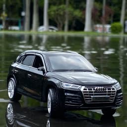 1:32 Q5 SUV Alloy Car Model Diecasts Metal Off-road Vehicles Car Model Simulation Sound and Light Collection Childrens Toy Gift