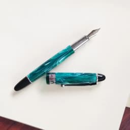 Luxury Fountain Pen Piston Acrylic Ink Pen Calligraphy Exquisite School Office Supplies Retro Pens 0.5mm EF/F Nib BLUE RED Green