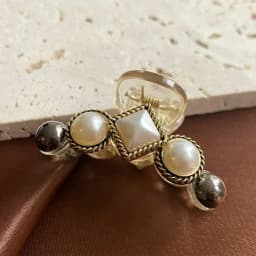Mini Pearl Hair Claw Women Girls Sweet Cute Hair Claw Chic Barrettes Claw Crab Hairpins Styling Fashion Hair Styling Accessories