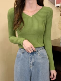 2026 Korean Autumn Winter V Neck Sweater Fashion Casual Long Sleeve Knitted Sweaters Solid Color Slim Pullovers Women Clothes