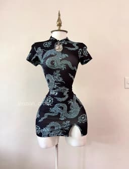 National Trend Style Dragon Pattern Improved Cheongsam, Short-Sleeved Stand-Up Collar with Buttoned Sexy Slit Short Skirt