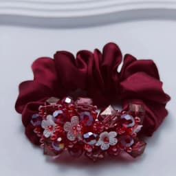 New Arrvial Luxurious Acrylic Flower Scrunchie Hair Tie Satin Crystal Ponytail Holder Fashionable Women Hair Accessories
