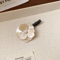 Imitation Pearl Dripping Camellia Flower Letters Hair Clips French Retro Fashion Side Fringe Duckbill Clip Versatile Accessories