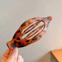 Large Plastic Hair Claw Clip Matte Color Hair Clamps Grab Hollowed Oval Geometric Barrettes Hairpin Women Hair Accessories