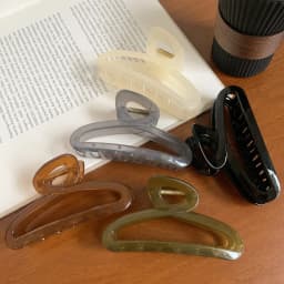 1pc Jelly colored injection molded clip for women's new high-end style, large plate hair clip, shark clip hair clip
