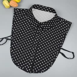 Polka-dot false collar for shirts. It can be used as a decorative piece for shirts, sweaters, and sweatshirts in spring, summer,