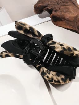 1pc elegant classic stylish leopard print element hair claw, double-layer fabric leopard print bow hair claw shark clip
