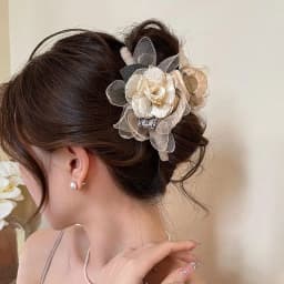 1pc Super fairy mesh, dried rose petals, high-end hair clip, shark clip, new hair clip and accessory