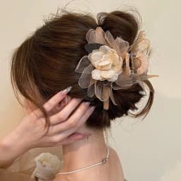 1pc Super fairy mesh, dried rose petals, high-end hair clip, shark clip, new hair clip and accessory