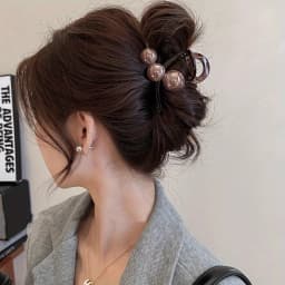1pc Elegant Charm Female Pearl Grasp Clip Medium Hairpin Shark Clip Hairpin Female New Style Rear Head Luxury Hair Accessories