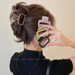 Nwe Women's Square Lightweight Hair Claw Clip Fashionable Elegant Hair Accessory Clip Suitable Hair Styling Makeup