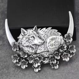 A Vintage Viking Wolf Hairpin, A Gift Featuring the Moon and the Wolf - Perfect for the Occasion.