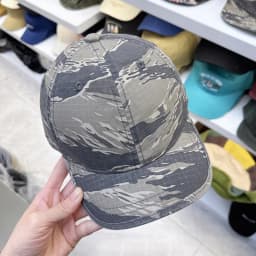 Retro Camo Short-Brim Baseball Cap for Men and Women, Versatile Soft-Top Sun Hat, Casual Outdoor Running Cap