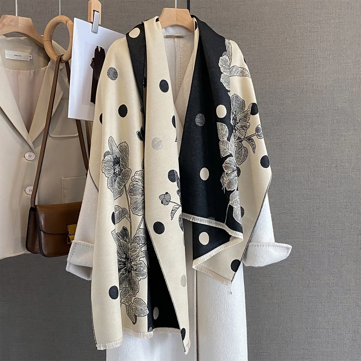 Women Autumn Winter Brand Thick Warm Scarves Cashmere Dot Floral Scarf Luxury Designer Shawl Wrap Poncho Echarpe Stoles Pashmina