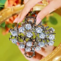 Exquisite and High-End Rose Flower Large Claw Clip, Minimalist Style Hair Clip, Back of the Head Shark Clip, Hair Accessory for