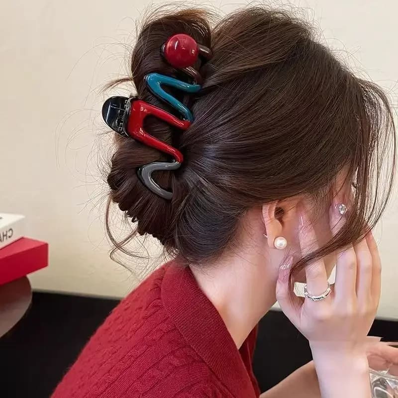 Japanese and Korean disc hair shark clip for Women, Non-Slip Kawaii Updo Claw Clip, Daily Party Gift Evening Wedding Trendy