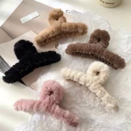 Autumn And Winter Plush Hair Clip: Shark Clip For Back Of Head Bun, High-End Furry Hair Accessories For Women