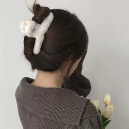 Autumn And Winter Plush Hair Clip: Shark Clip For Back Of Head Bun, High-End Furry Hair Accessories For Women