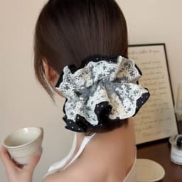 1pc Minimalist & Versatile Lace Ruffled Large Scrunchie Hair Accessory with High-End Feel 2025 New Style