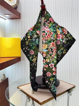 New 90cm Twill Silk Scarf Shawl Luxury Brand Flowers Print Square Scarf Women Hijabs Bandana Foulard Neckerchief Head Scarves