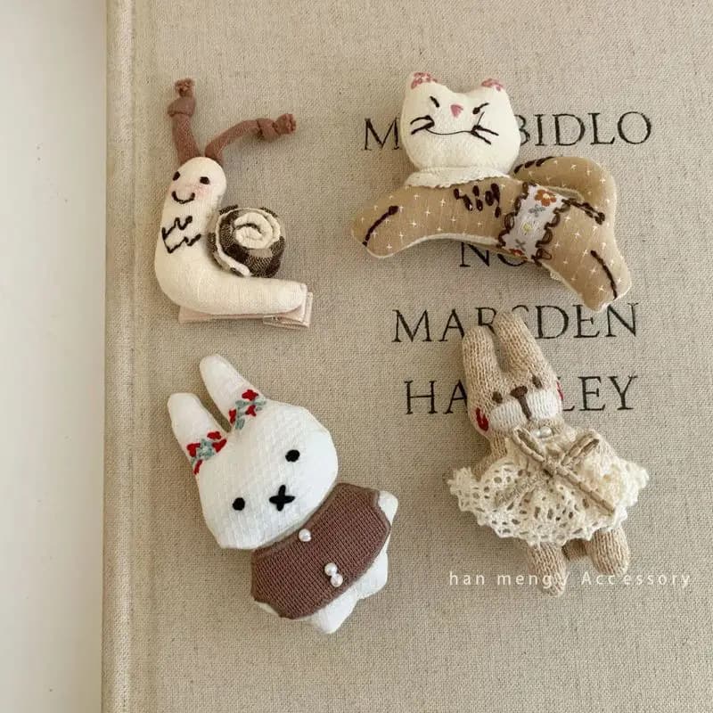 1pc Japanese Ins Cute Rabbit Snail Filled Cotton Hairpin Sweet and High Grade Hairpin with Shattered Hair Side Clip