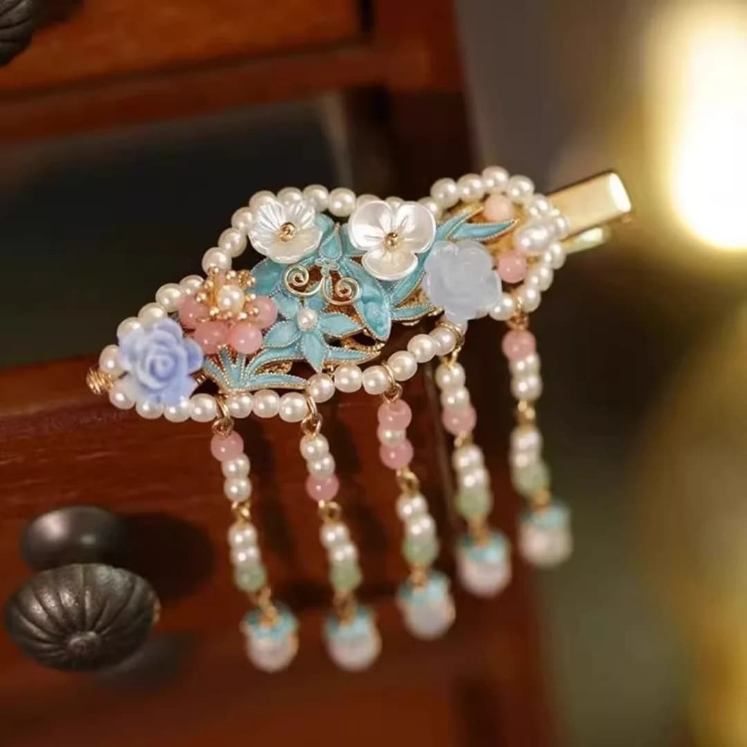 High-End and Exquisite Side Hairpins for Short Hair, Ear-Side Clips, Traditional Style Hairpins with Tassels and Pearls, Paired Together