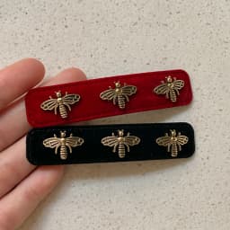2PCS Red & Black Velvet Hair Clips, Gold Bee Embellishments, Elegant Retro-Style Women’s Hair Accessories, Stylish Daily Wear