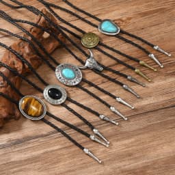 Vintage Artistic Bolo Tie Necklace Antique Silver Turquoise Inlaid Retro Tie Necklace Round Disc Personality