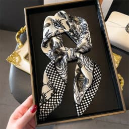 Luxury Brand Silk Square Scarf Women Satin Shawls Neckerchief Casual Beach Scarves Bandana Hair Tie Hjiab Foulard