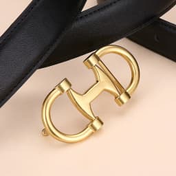 Fashionable Women's Versatile Decoration Jeans with Cowhide Belt; Ladies' High-End Business Fashion in Stock.