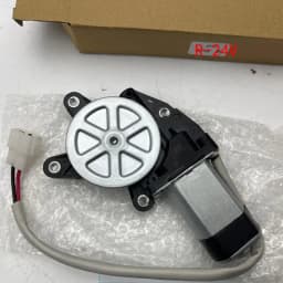 12V&24V Car Power Window Motor Glass Lifter Actuator Engine Parts 4 Holes 8 Teeth Type B Universal Car Power Window Motor