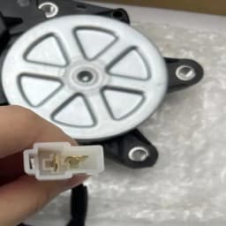 12V&24V Car Power Window Motor Glass Lifter Actuator Engine Parts 4 Holes 8 Teeth Type B Universal Car Power Window Motor