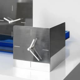 Modern Stainless Steel Dial Plate Table Clocks Luxury Creative Desktop Ornament Bedroom Bedside Desk Clocks Room Decoration