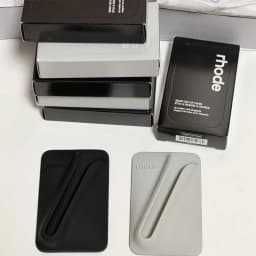 Hot‑Trend Lip Gloss Magnetic Back Design, Silicone Phone Back Holder, Stable Attachment for Simple Convenient Daily Use
