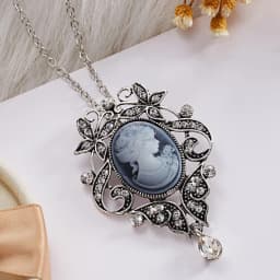 Vintage Cameo Beauty Portrait Pendant Necklace For Women Men Luxury Resin Lady Queen Flower Butterfly Long Sweater Chain Jewelry