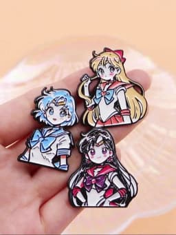 Cartoon Anime Brooches For Women Kawaii Enamel Pin Fashion Metal Badge Jewelry Clothing Backpack Accessories Girls Gift