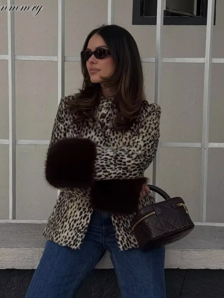Women Leopard Print Stand Collar Waist Cinched Faux Fur Short Coat Fluffy Cuff Fashion Outerwear Winter Ladies Warm Furry Jacket