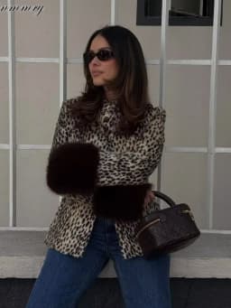 Women Leopard Print Stand Collar Waist Cinched Faux Fur Short Coat Fluffy Cuff Fashion Outerwear Winter Ladies Warm Furry Jacket