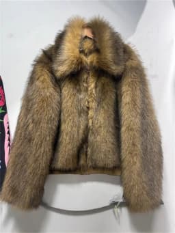 2025 Fashion Fox Fur Short Coat Women's Faux Fur Overcoat Winter Thicken Loose Jacket Streetwear Lady Zipper-up Fur Outerwear