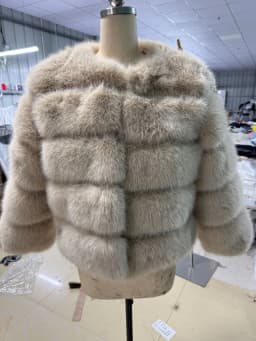2025 Winter Women's Faux Fur Coar Plaid Solid Long Hair Artificial Fur Jacket For Female Comfortable Lady Faux Fox Fur Jacket