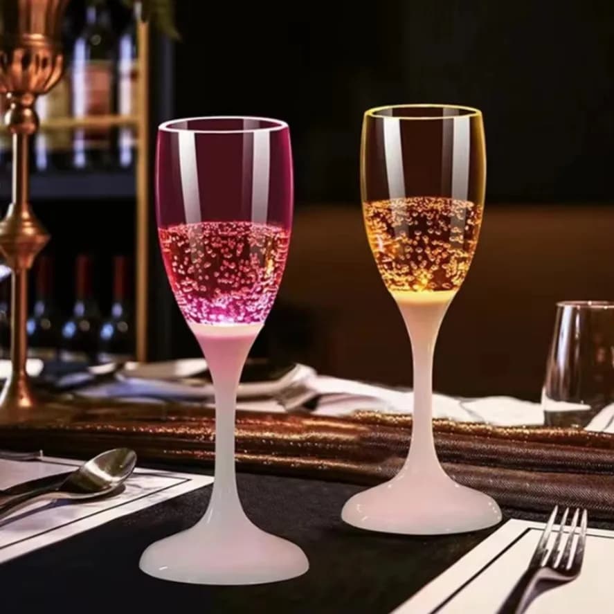 LED Automatic Flashing Cups Multi-color 6 Color Light Up Mugs Wine Beer Mugs Whisky Drink Cups for Party Kitchen Christmas Decor