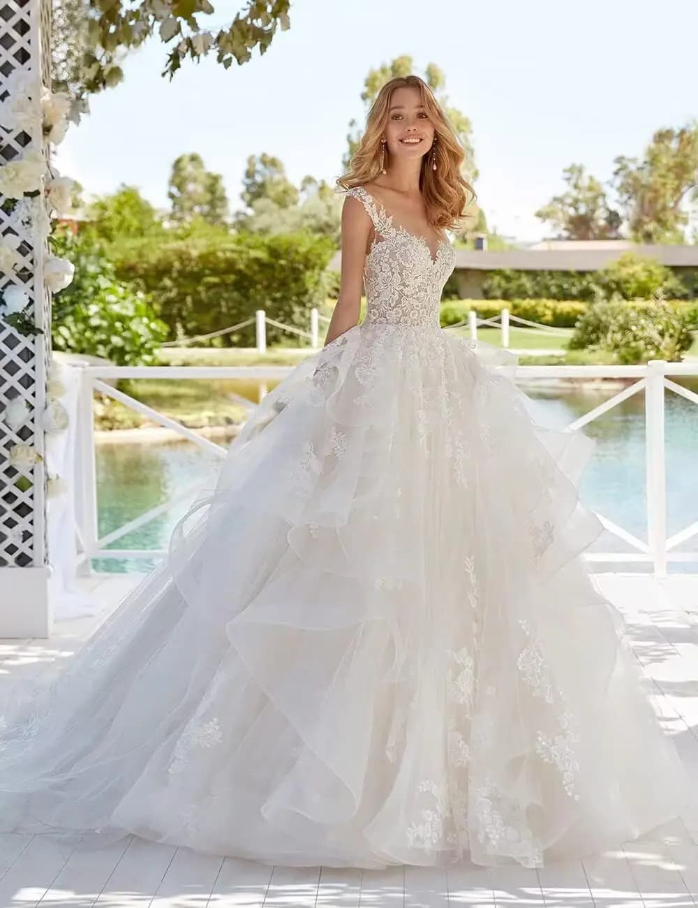 Vintage V-neckline Wedding Dress Princess Bridal Gowns Ruffles Appliques A-line Tulle Pleats Vestidos De Novia Customized