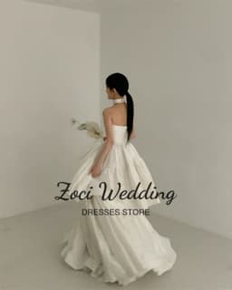 Zoci Elegant Strapless Korea Wedding Dresses Photo Shoot Customized Ruched Tiered Bride Dress Open Back Floor Length Bridal Gown