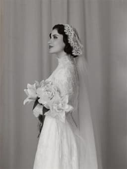 Customized Full Sleeves French Wedding Dress with Bridal Veil Lace Cape A-Line Hijab Bride Gowns Long Robe De Mariée 2026 New