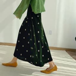 2025 solid color fashion velvet embroidery elastic waist skirt women's autumn and winter retro high-end loose long dress