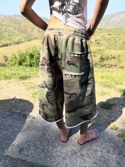 STYLISH LADY Retro Camo Print Loose Sweatpants Shorts 2026 Summer Women Hip Hop Distressed Raw Hem Casual Streetwear Capri Pants