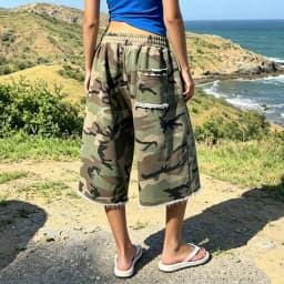 Y2K Camo Bermuda Shorts for Women Summer Baggy Sweat Shorts Cyber Grunge Elastic Waist Athletic Long Jorts with Pockets Bottoms